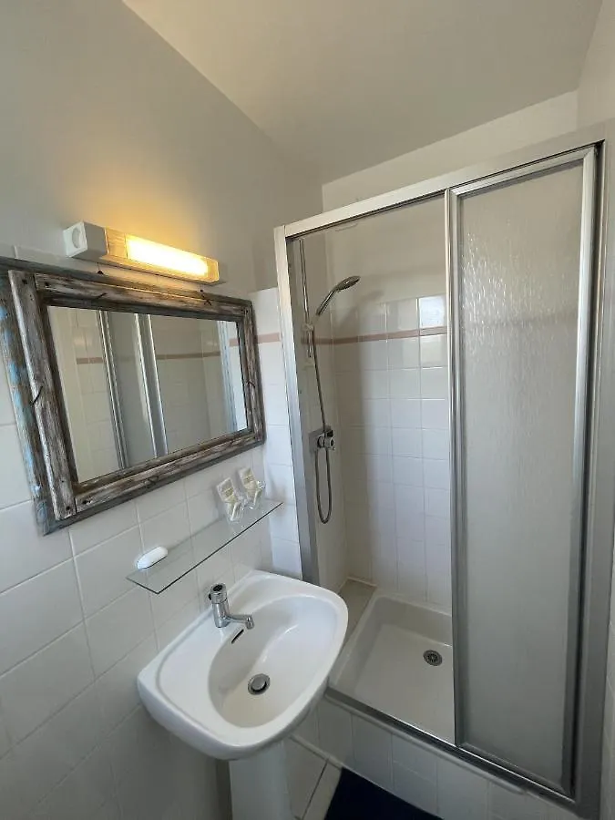 Treas Glaz Bed & Breakfast Plouescat 0*,
